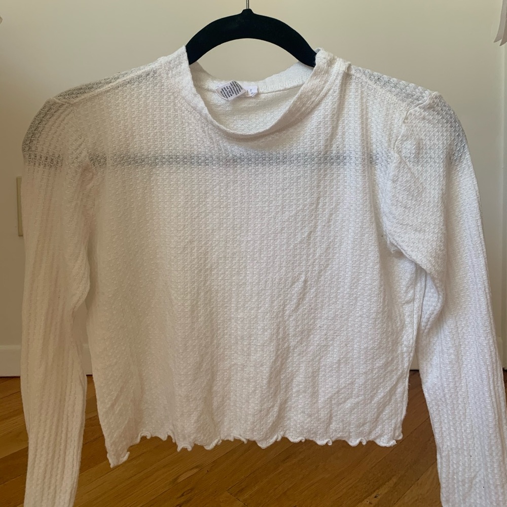 Cropped long sleeve shirt